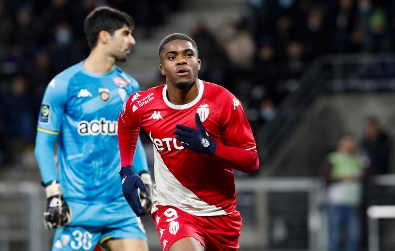 也在比赛中 也在比赛中