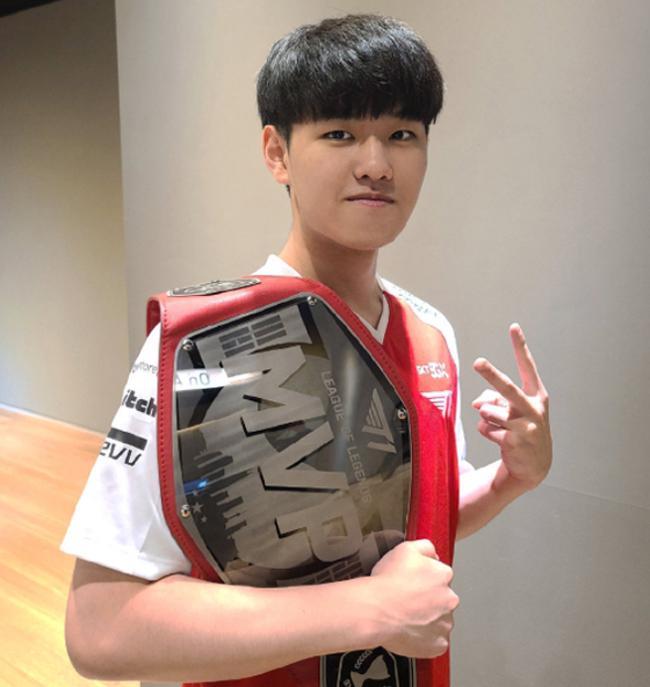 够在未来焕 够在未来焕