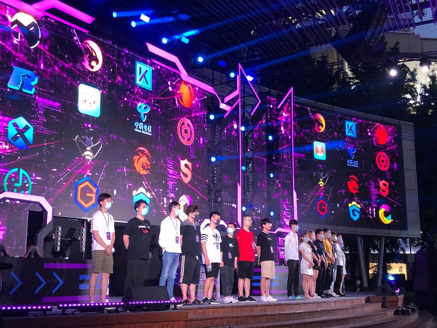 不太应该 不太应该