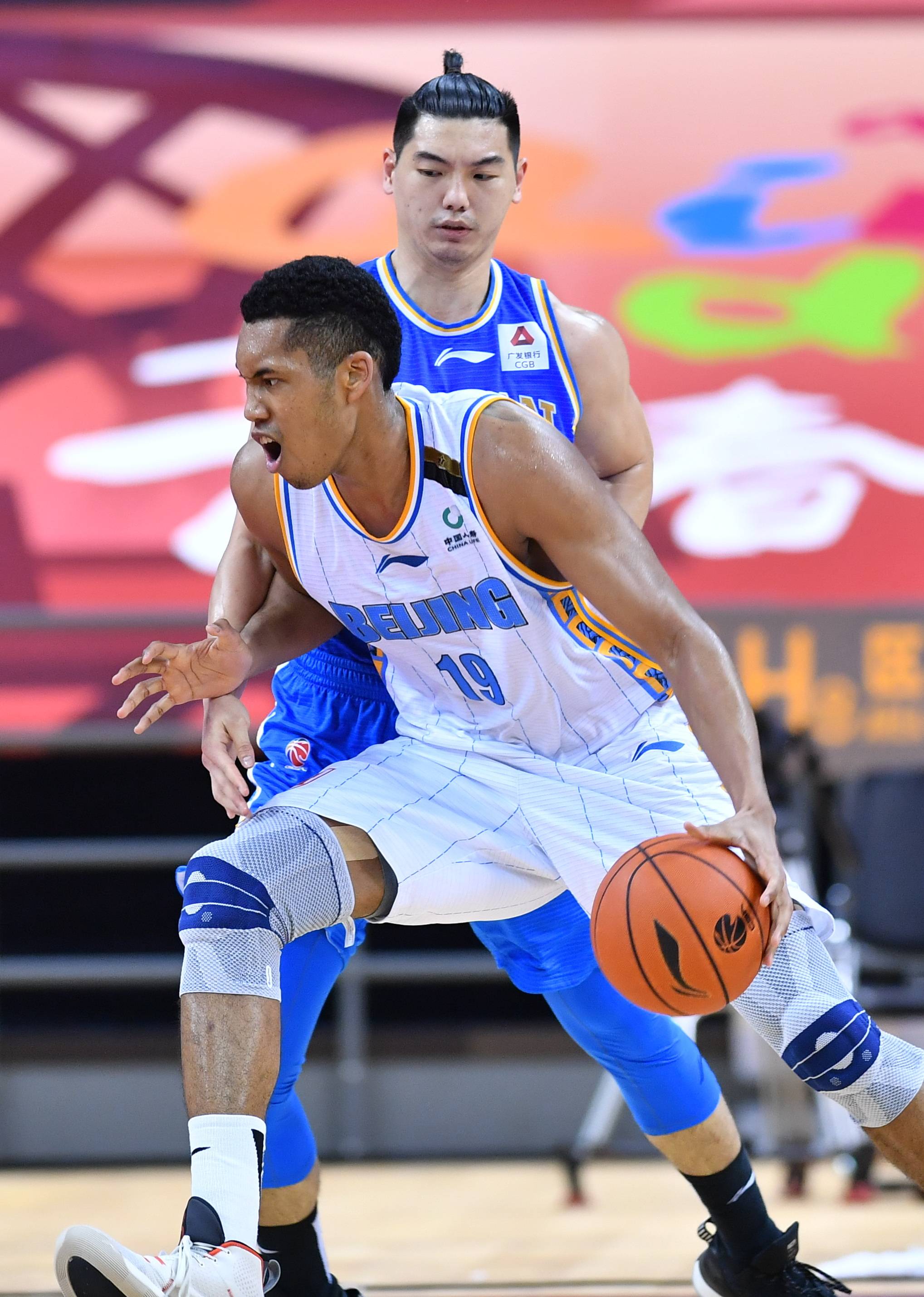 主角是來自 主角是來自